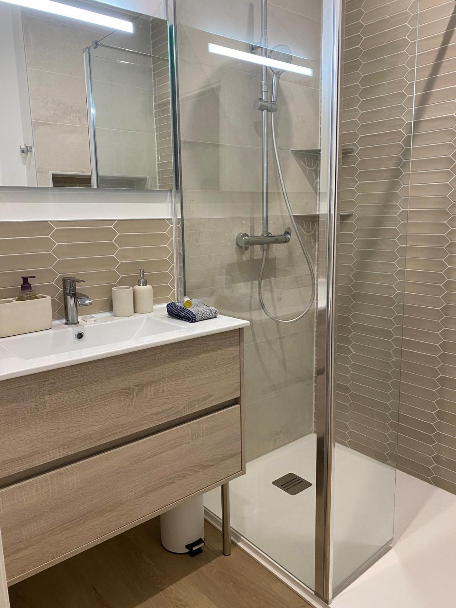Luxe & Confort, Spacieux, Neuf, Clim Et Central Sete Bagian luar foto
